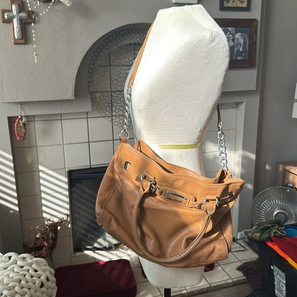 Michael Kors XL Hamilton Crossbody satchel Handbag tan pebble Leather chain - Picture 9 of 16